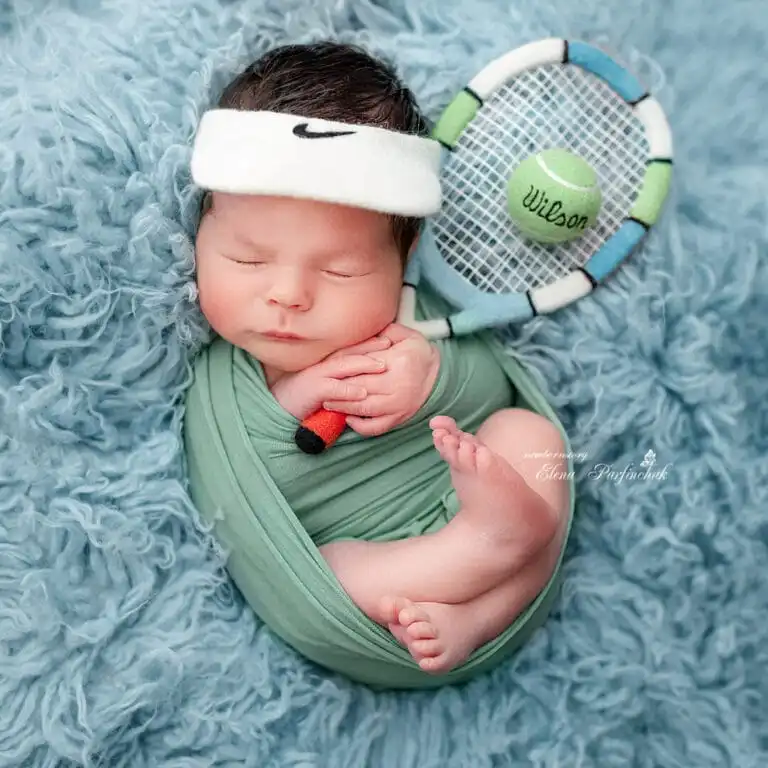 newborn fotky tenisty v modrém
